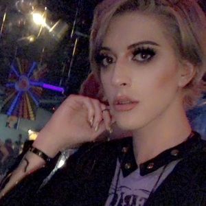 Meet your Posher, Johnny